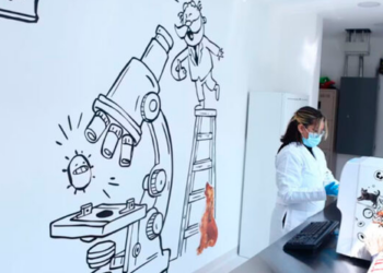 Dr Simi abre su primer laboratorio clínico para mascotas: así funcionará SimiLabPet