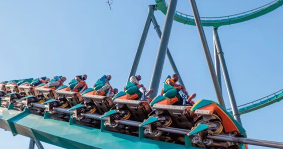 Una persona pierde la vida en montaña rusa de Six Flags; reportan varios heridos y crecen las dudas sobre la seguridad